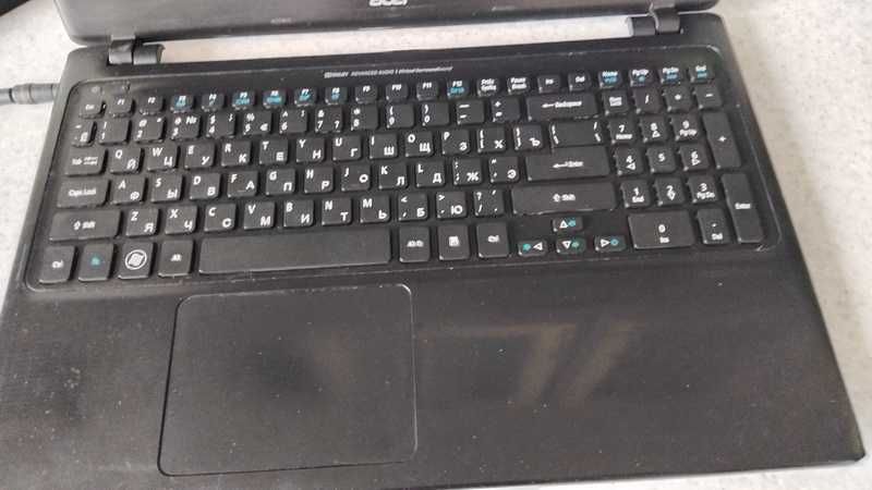 == запчастини == Acer Aspire V5-551G