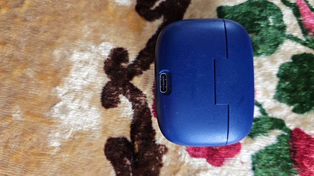 Безпроводные наушники JBL