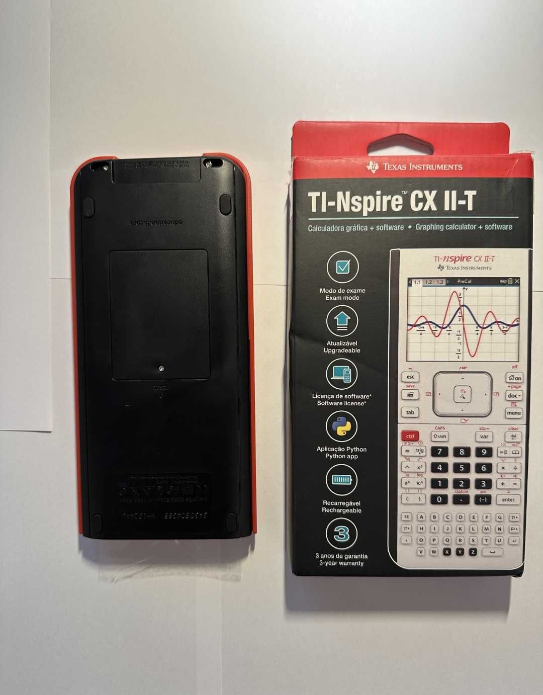 Calculadora e Carregador TI-Nspire™ CX II-T.