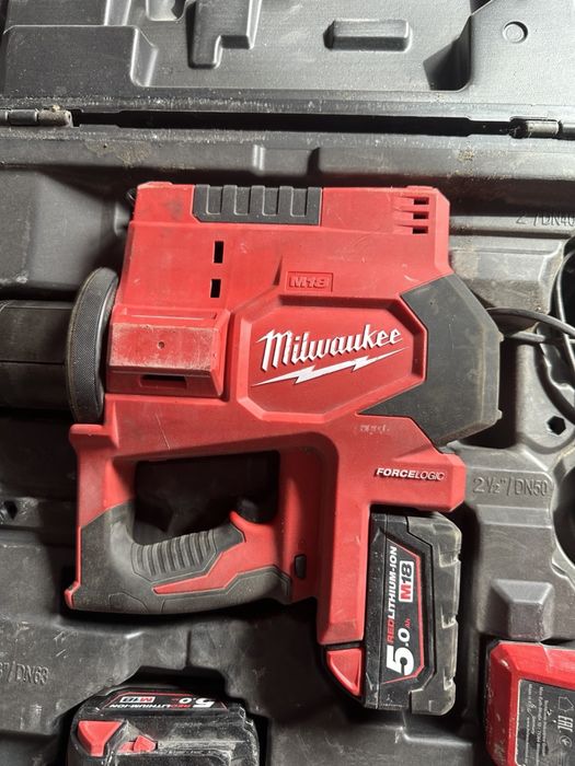 акумуляторний розширювач труб Milwaukee FORCE LOGIC M18