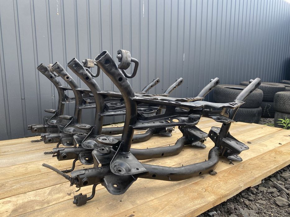 Задня балка підрамник Golf 5 6 Touran Балки задній подрамник Гольф 5 6