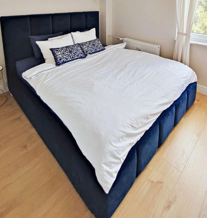 Granatowe łóżko 160 tapicerowane magic Velvet 2204