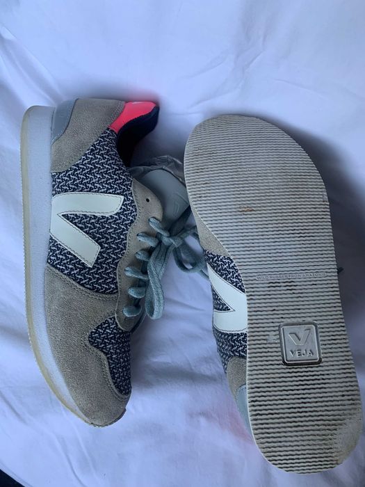 кросівки VEJA  р.40