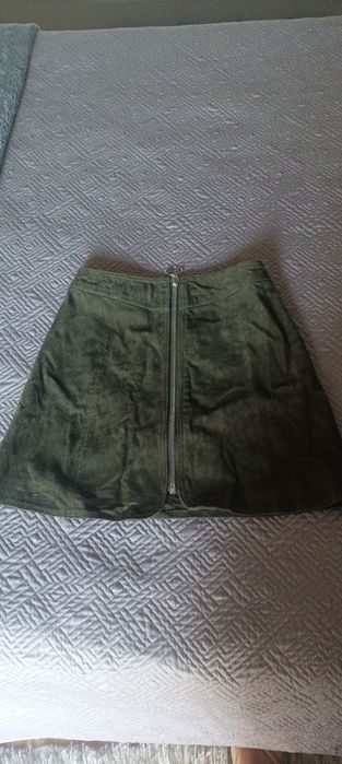 Vendo casaco de capucho e saia de pele de senhora