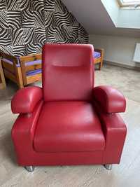 Fotel wygodny czerwony skórzany duzy