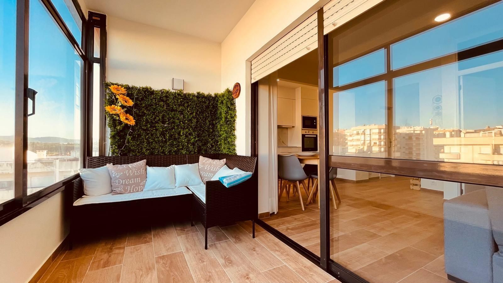 Apartamento T1 renovado na praia da Amorosa
