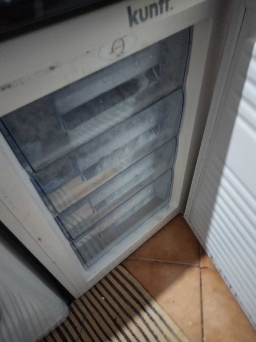 arca  Congeladora vertical 4 gavetas bom estado conservação