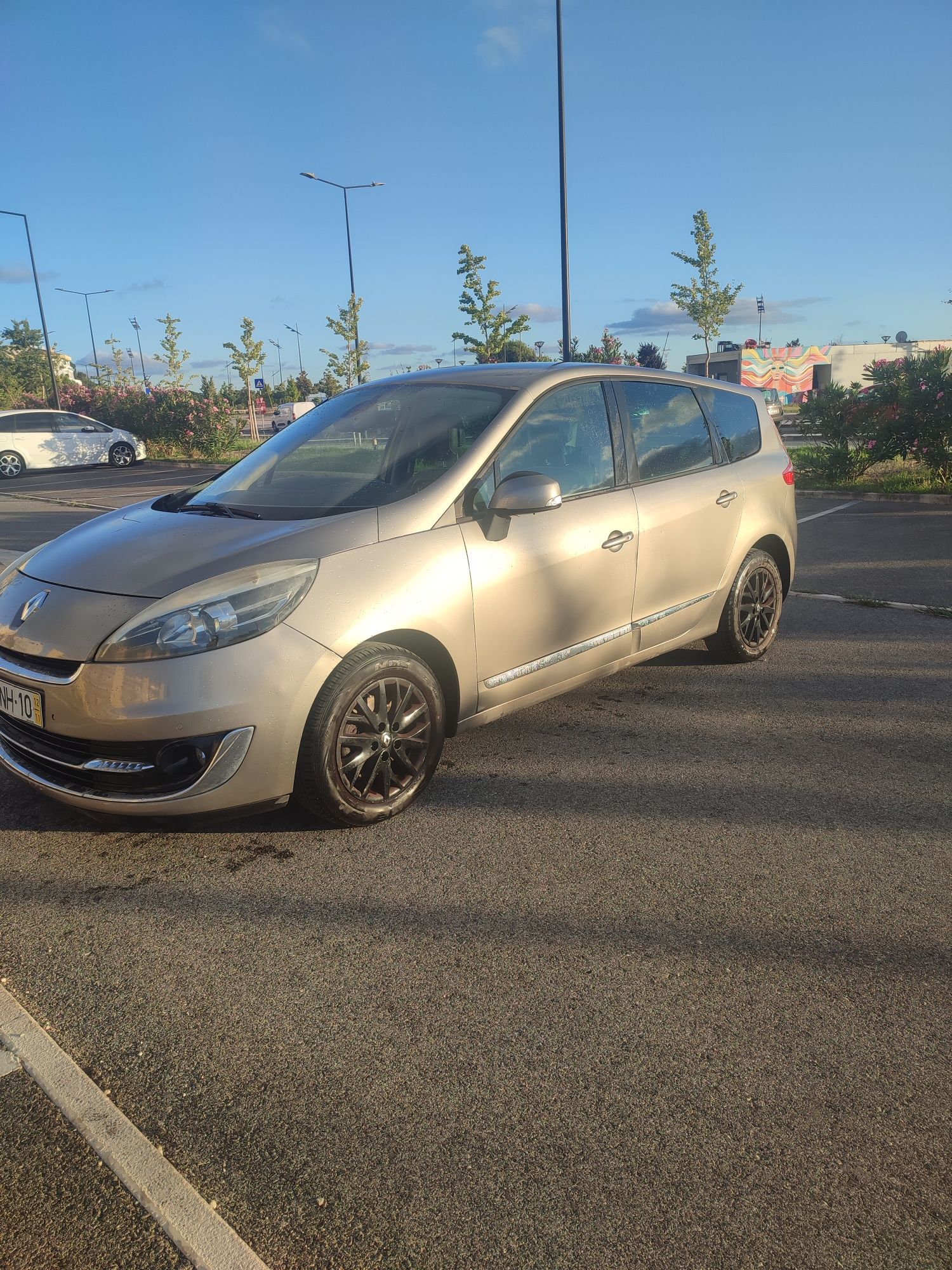 Renault Grand Scenic 2012