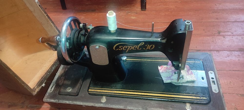 Швейная машинка Csepel 30