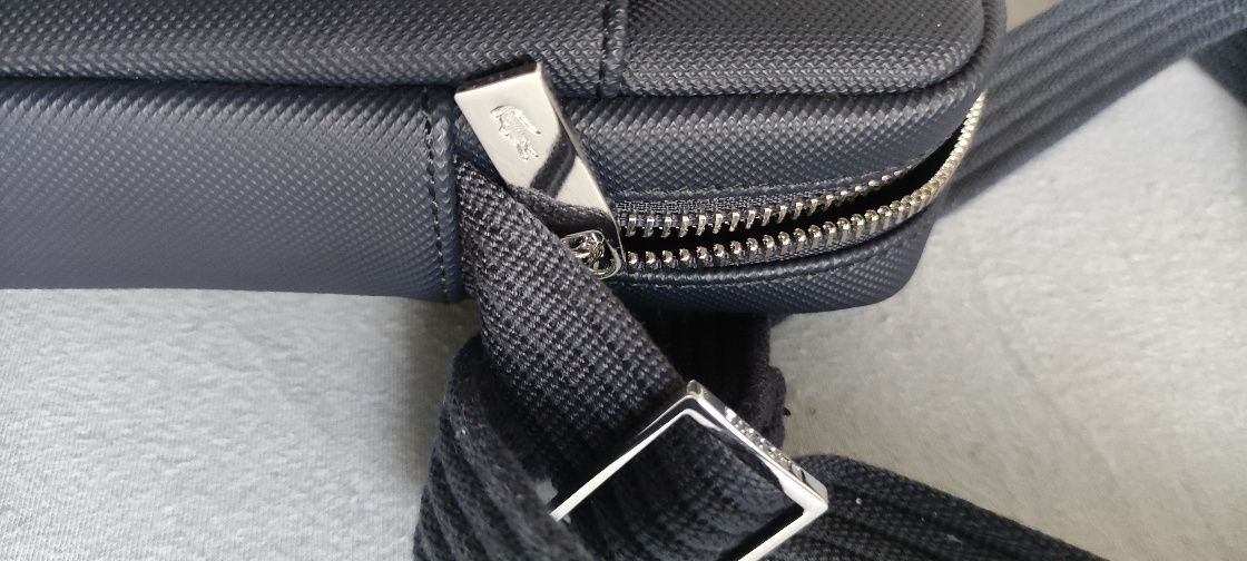 Torba na ramię Lacoste