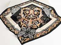 Скатерть квадратная салфетка на стол барокко вензель Versace 90х90