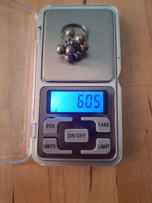 Srebrny pierścionek z ruchomymi elementami z PRL o próbie 925