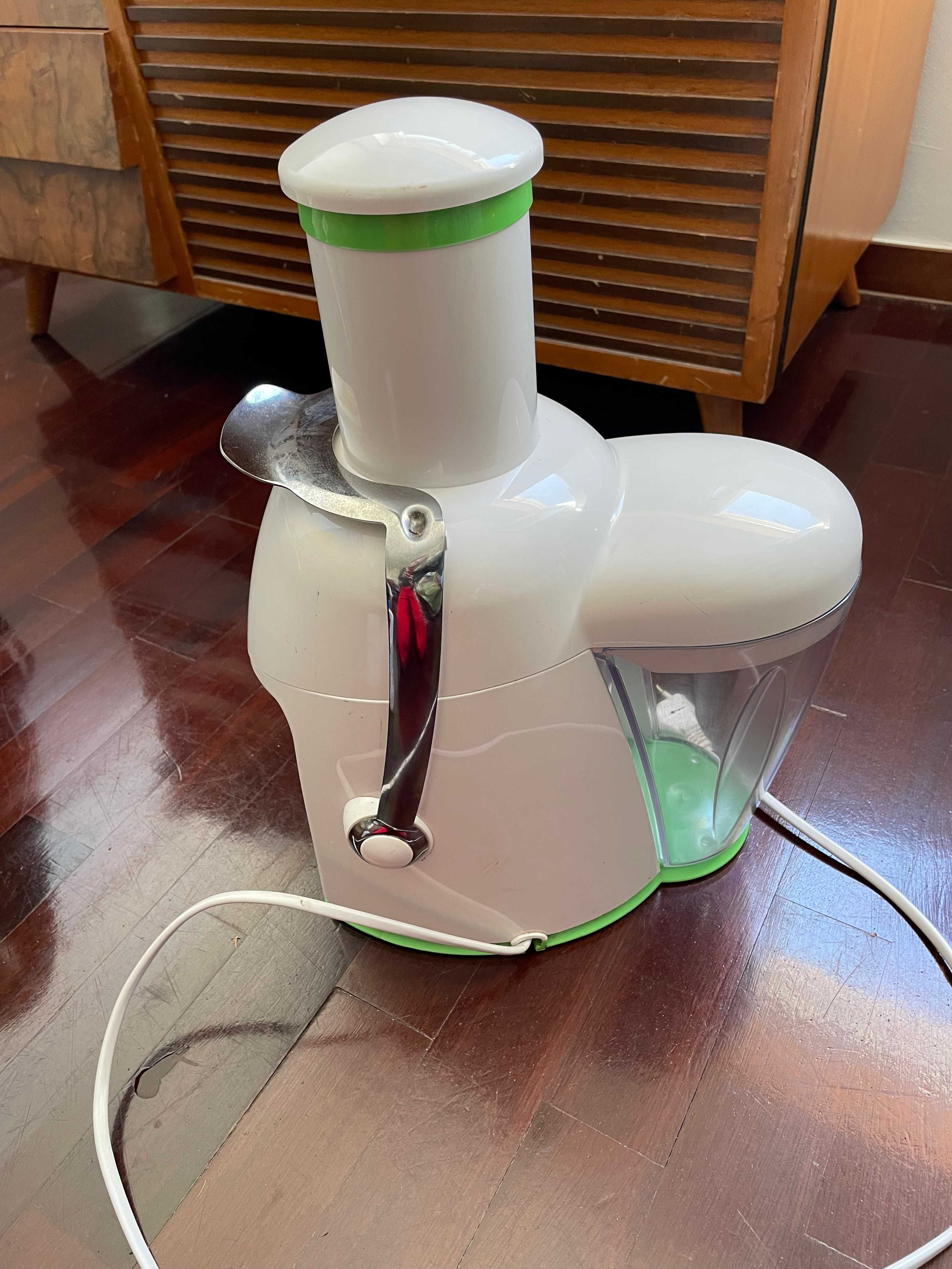 Maquina fazer sumos naturais - Liquidificadora em optimo estado