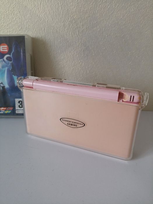 Nintendo DS lite pink
