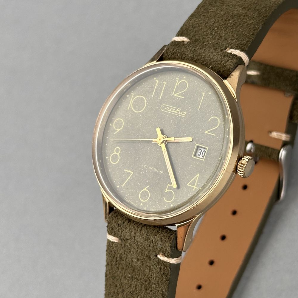 Zegarek vintage Slava – oliwkowa tarcza | ręczny naciąg | USSR
