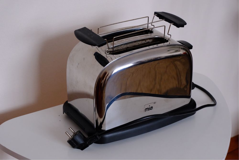 Тостер Mia Model No. ТА 4703а