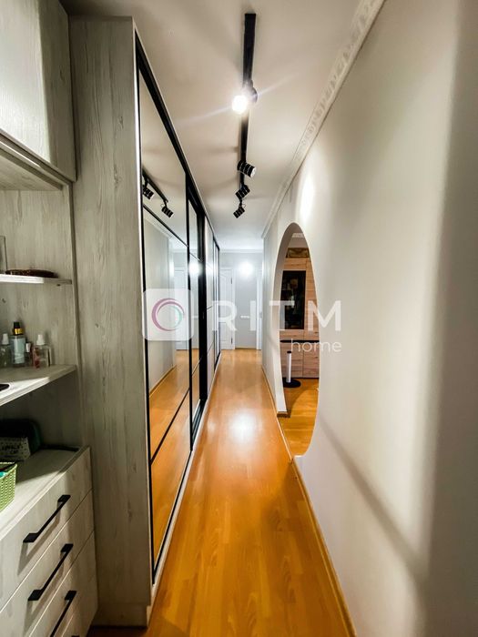 Продаж просторої 3к-квартири з сучасним ремонтом!82 м2! пр.Відродження