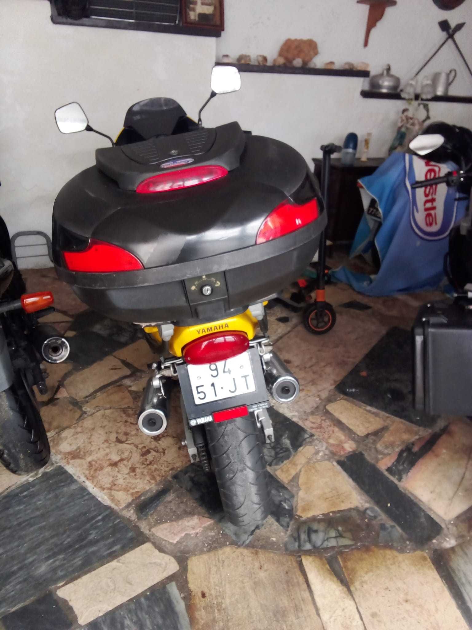 Mota Yamaha TDM 850 (4TX)