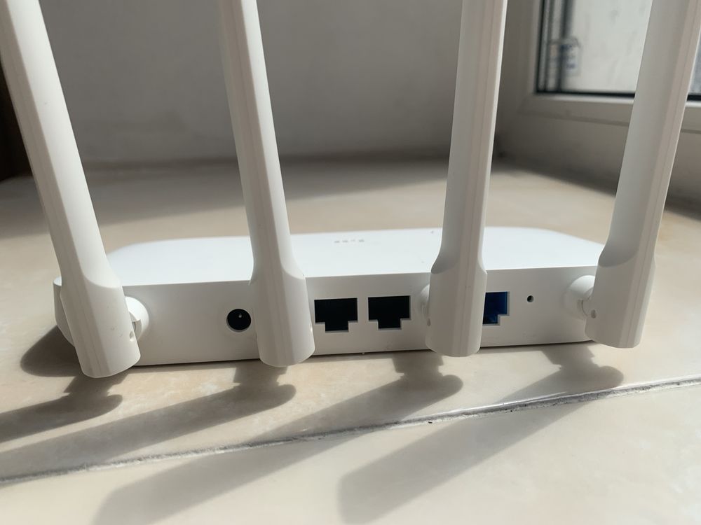 Xiaomi Mi WiFi Router 4C Б/У ТЕРМІНОВО!
