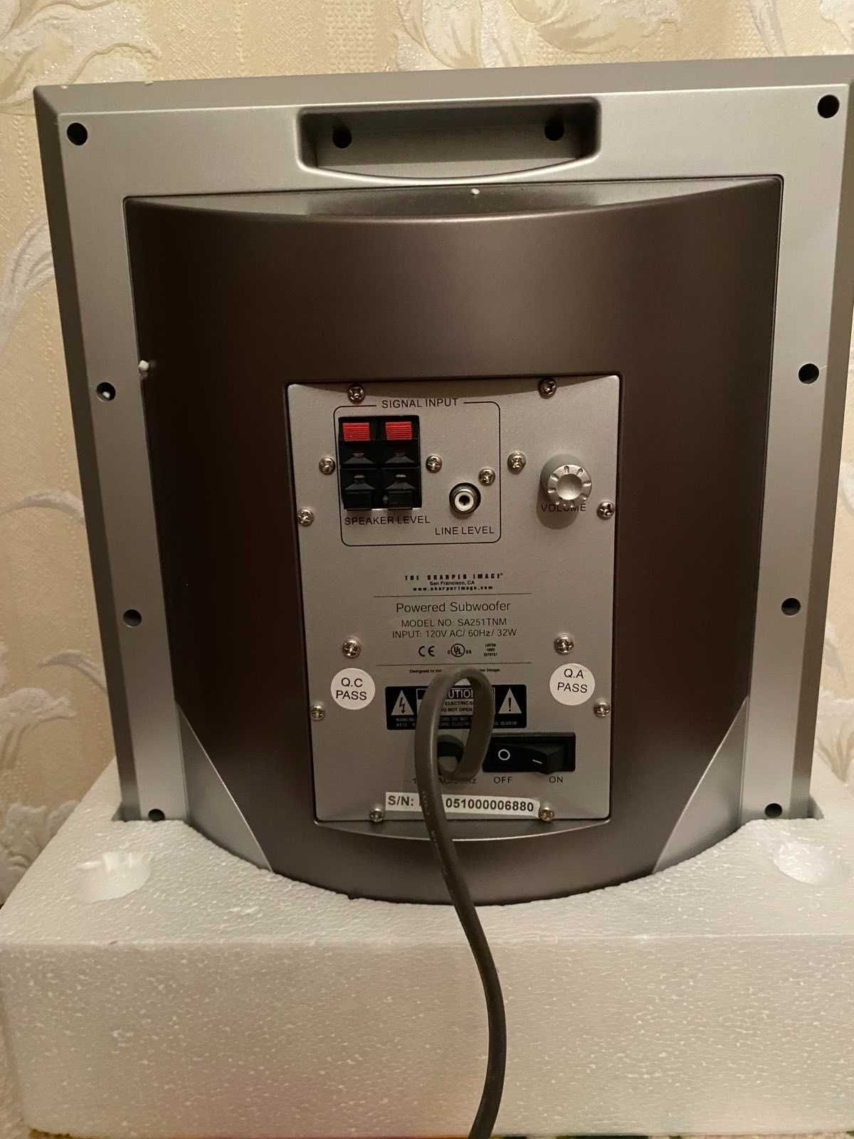 Продам Powered Subwoofer Sharper Image SA251 TNM