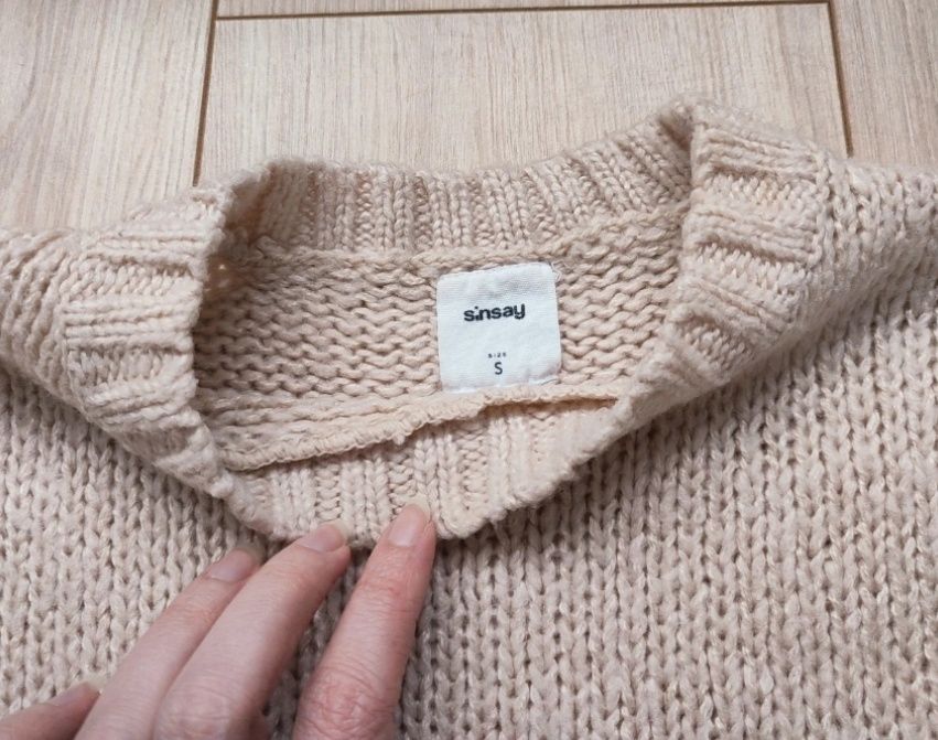 Beżowy sweterek S