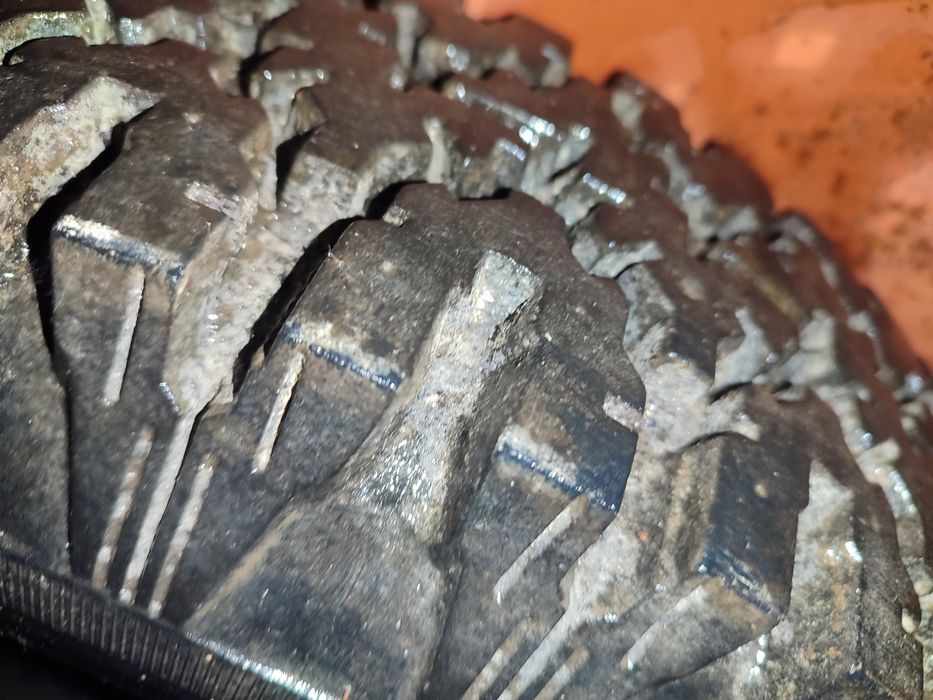 АИ-168У 2шт. R13 б/у відмінний стан.