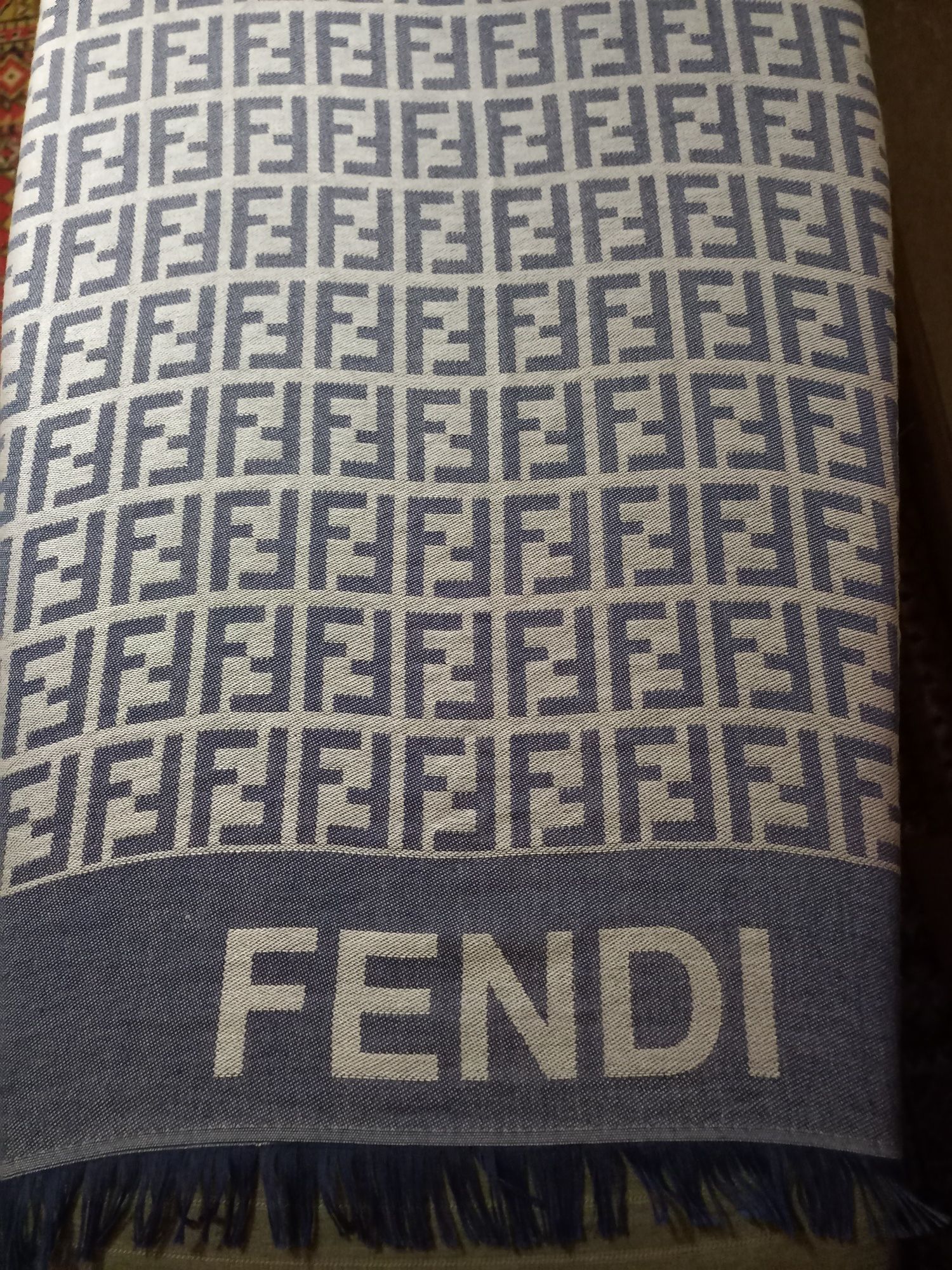 палантин шарф Fendi