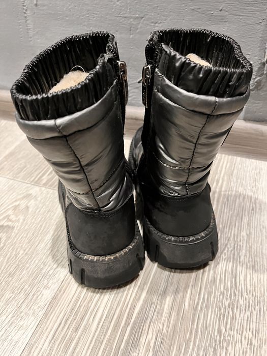 Продам зимові чоботи