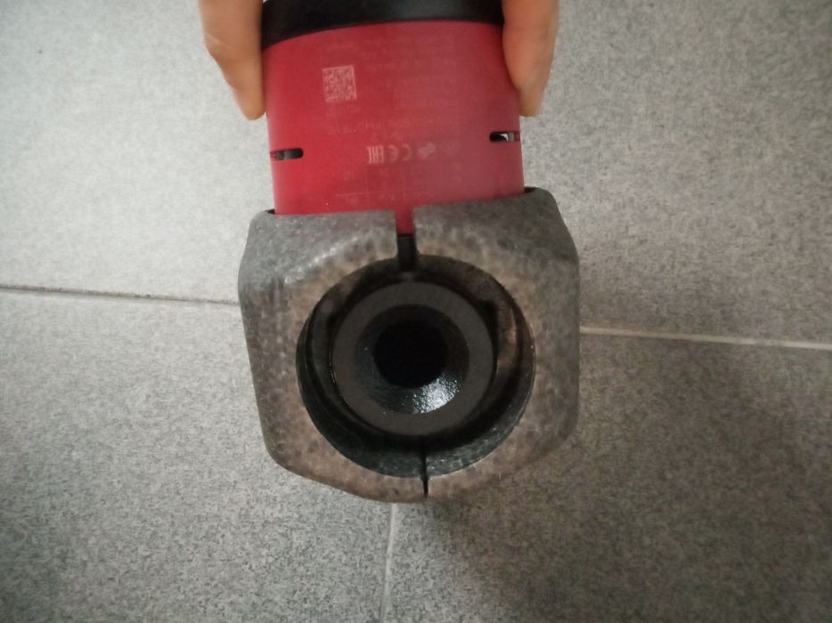 Bomba de recirculação Grundfos nova