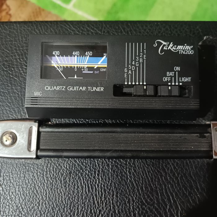 Zestaw wzmacniacz gitarowy peavey Rage 158 + 2 gitary + tuner