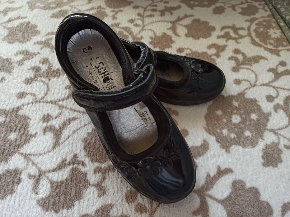 Czarne buty lakierki baleriny rozmiar 32