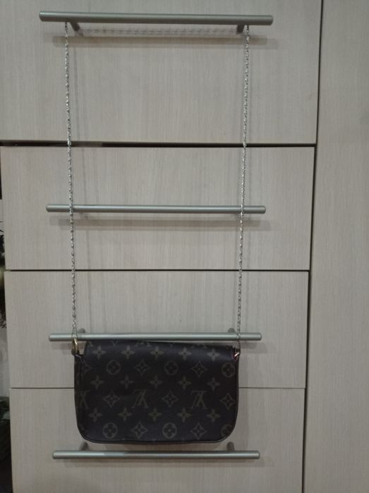 Клатч Louis Vuitton