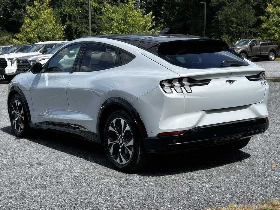 Ford Mustang Mach-E Premium      2021