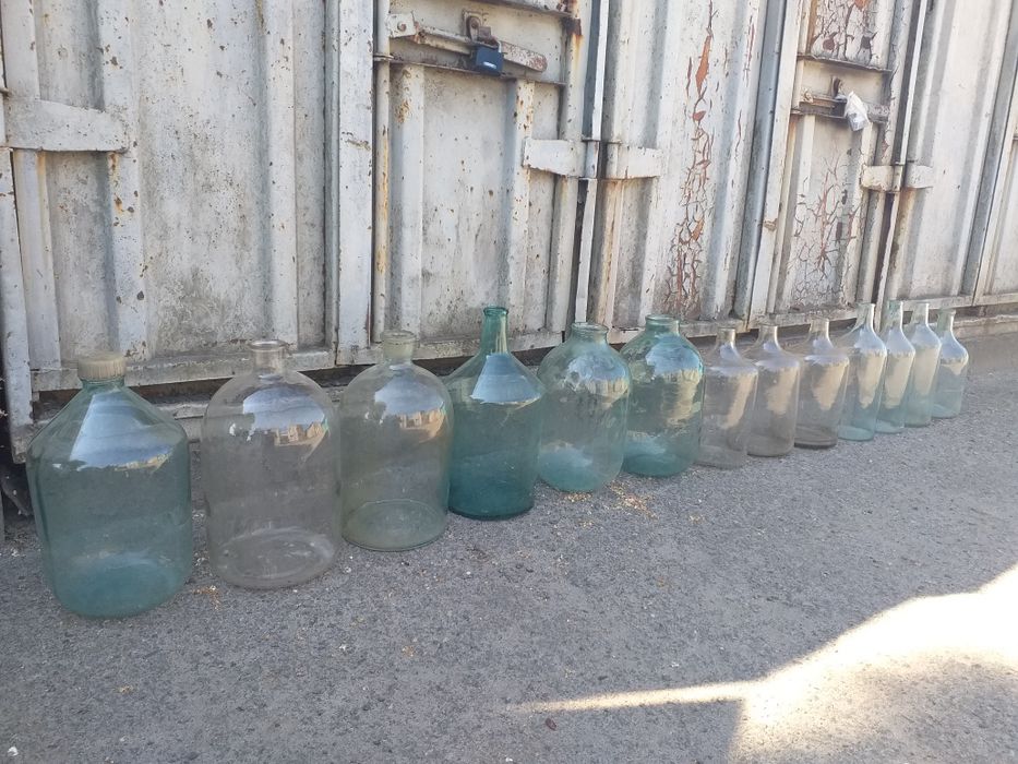 Бутиля та банки на 10л