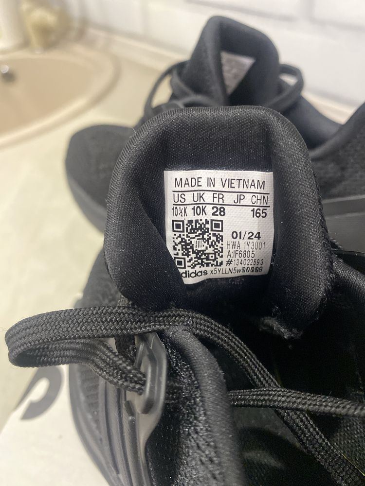 Продам дитячі кросівки Adidas