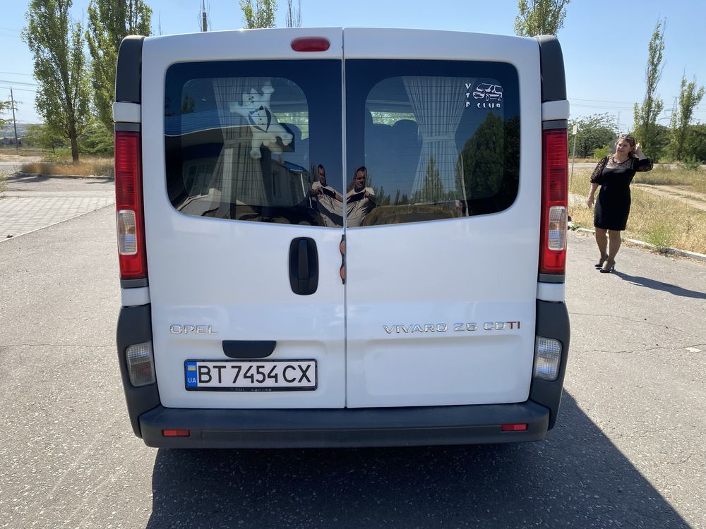 Opel Vivaro 2.5CDTI