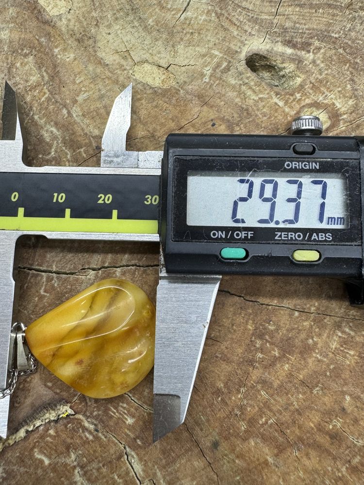 Piękny wisiorek bursztyn naturalny z lancuszkiem srebro 5.5g