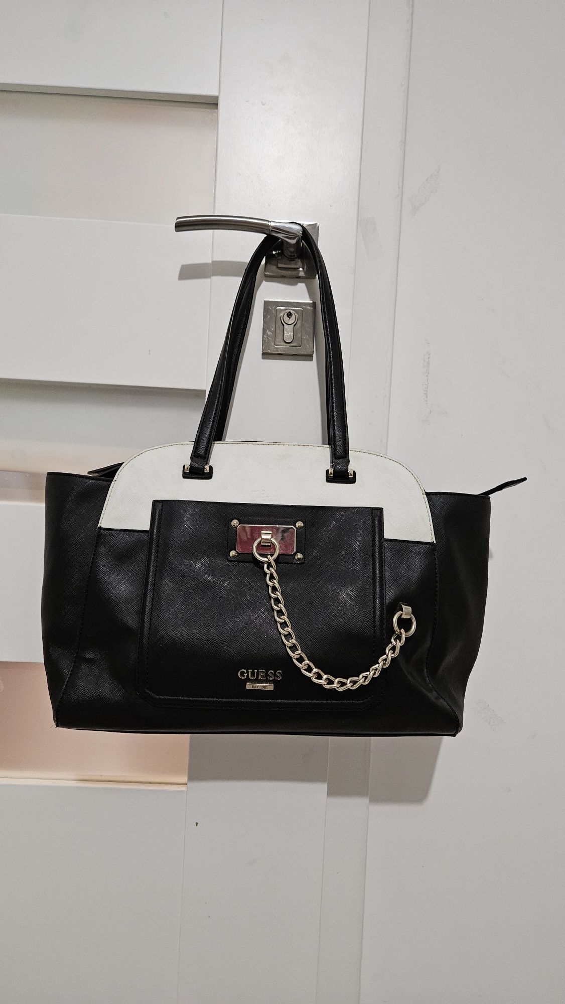 Torba czarna torebka biała guess z łańcuszkiem ekwgabcja dysk shopper