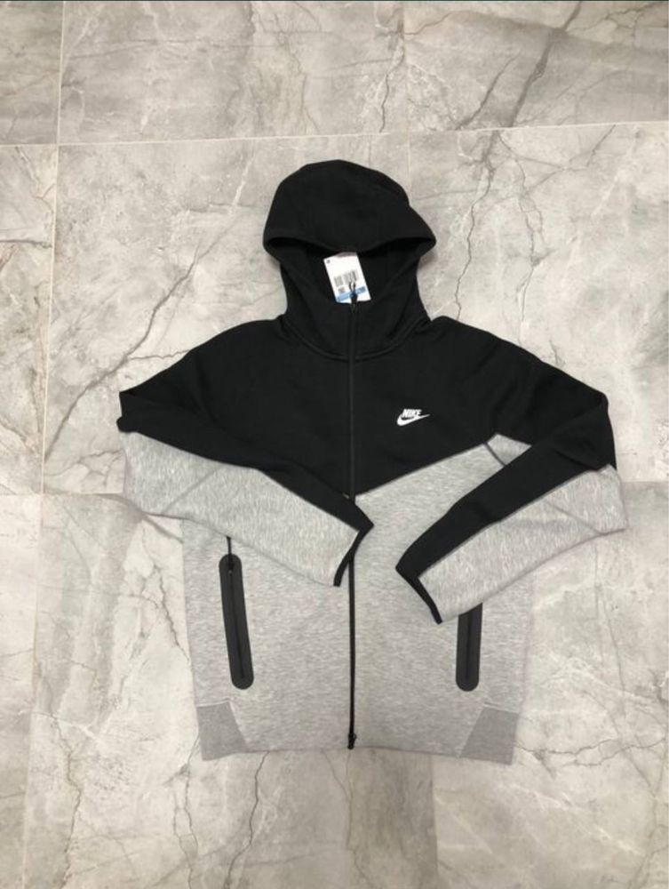 Nike tech fleece