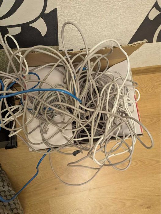 Кабель для Інтернету - багато різних