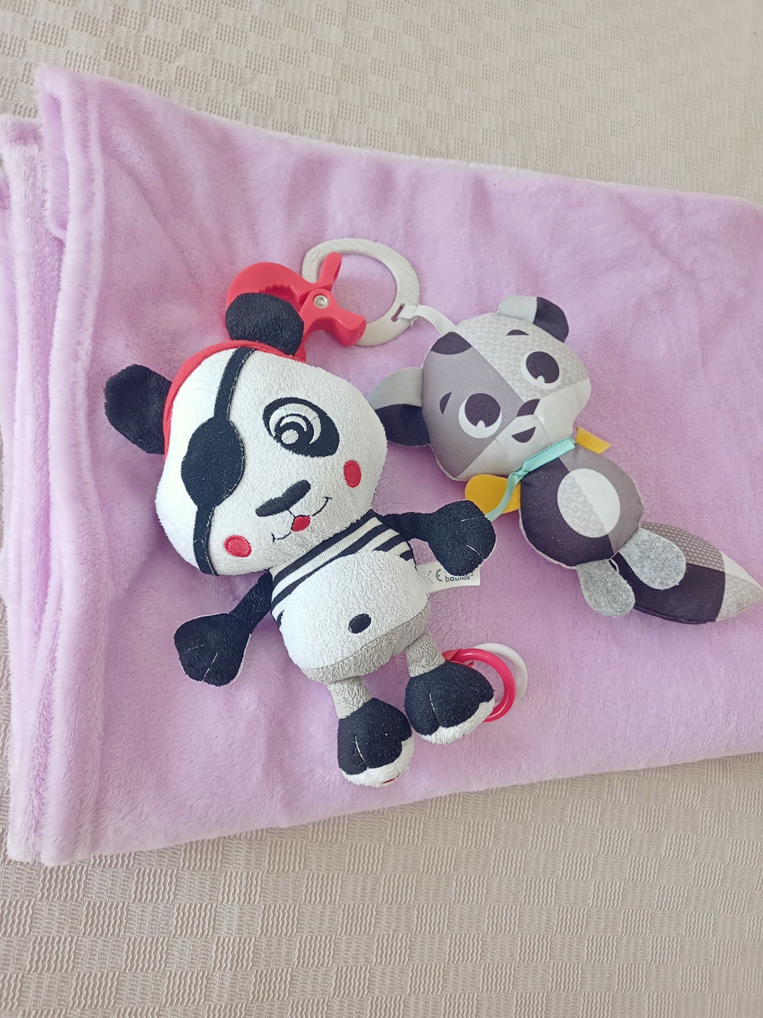 Kocyk polarowy dla dziecka plus zawieszki