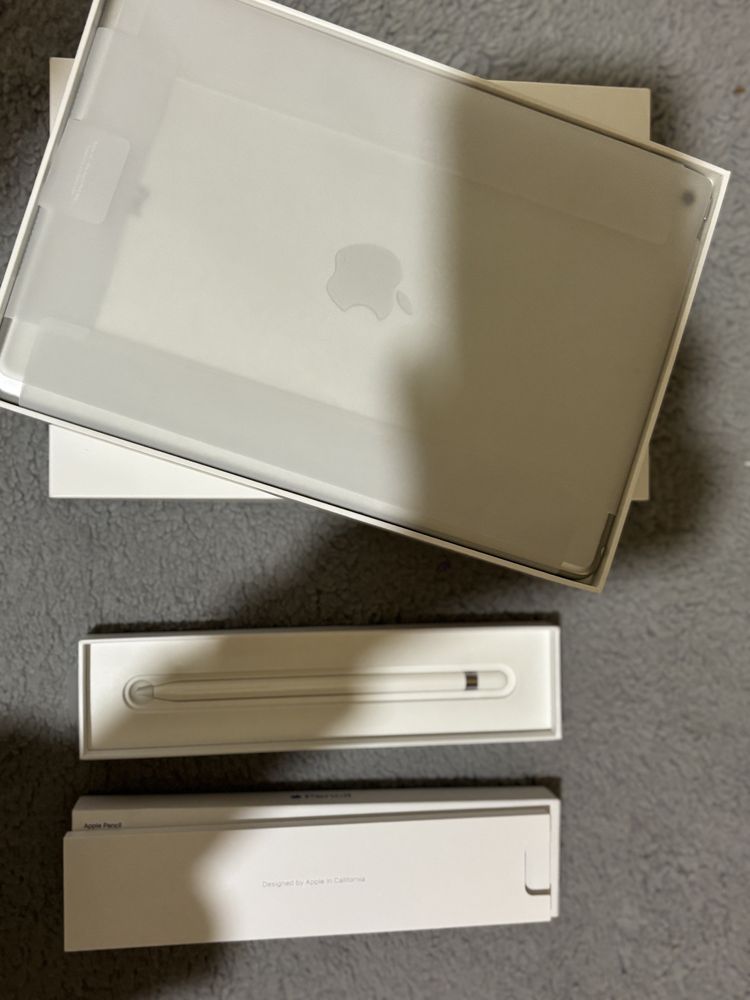 Tablet APPLE iPad 10.2” 9gen. 64GB Wi-Fi Srebrny + Apple Pencil 1gen