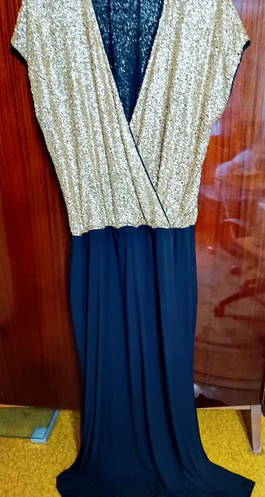 Продам вечернее платье большого размера.