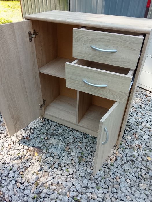 Sprzedam meble plus komoda i regał