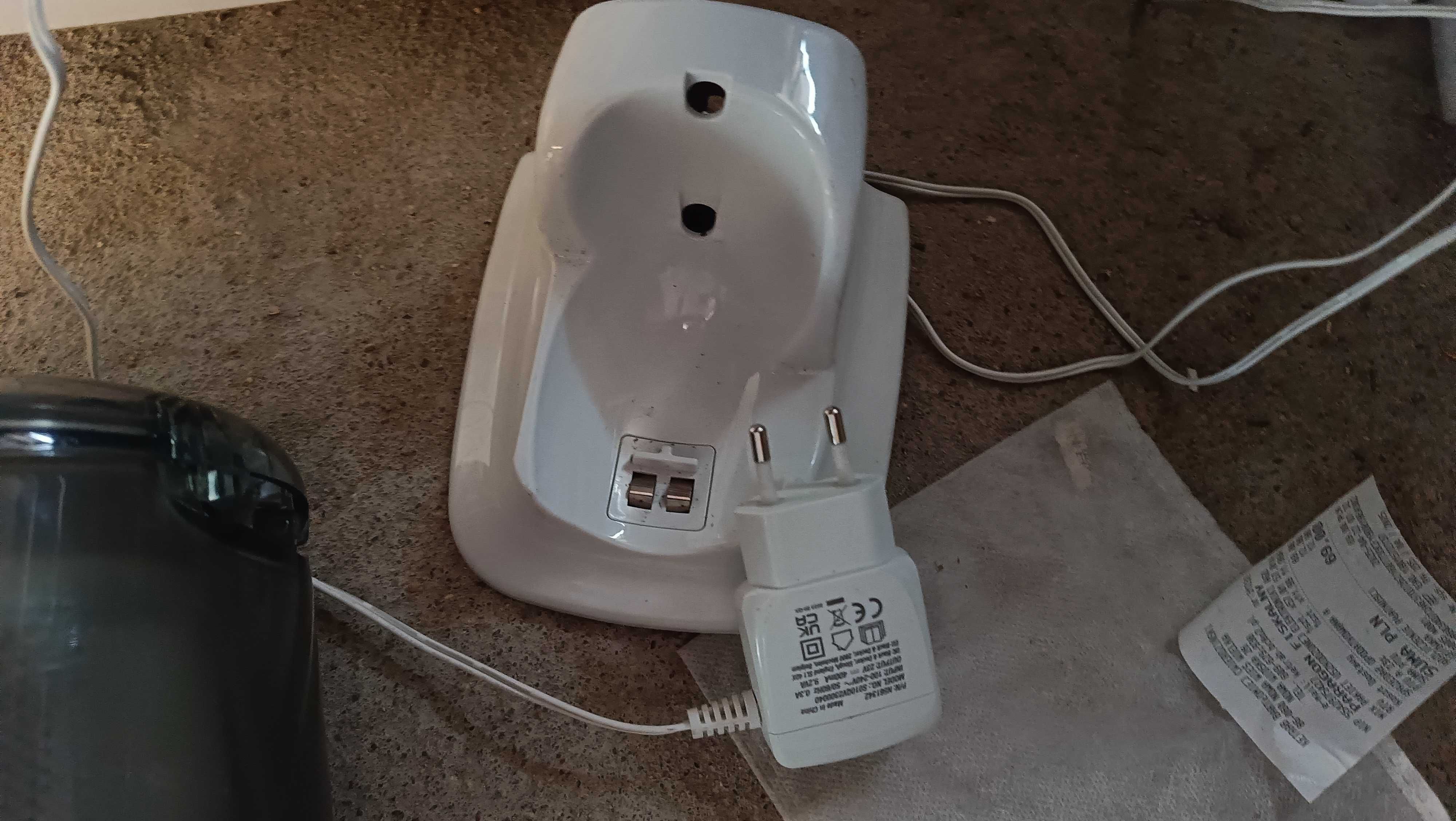 Odkurzacz ręczny bezprzewodowy Black Decker Pivot na części? ładowarka