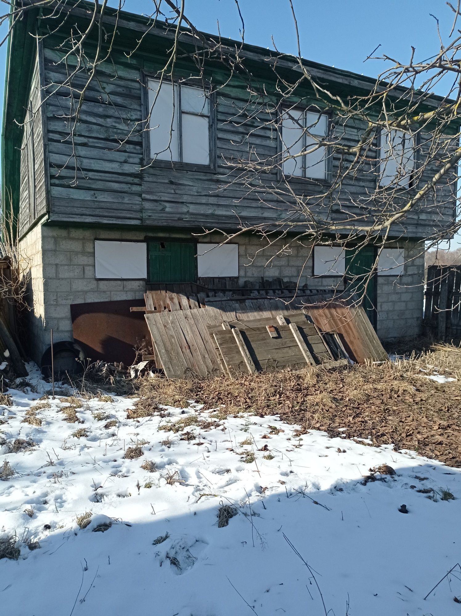 Помешкання в передмісті Чернігова біля озера під лісом. Село Деснянка.