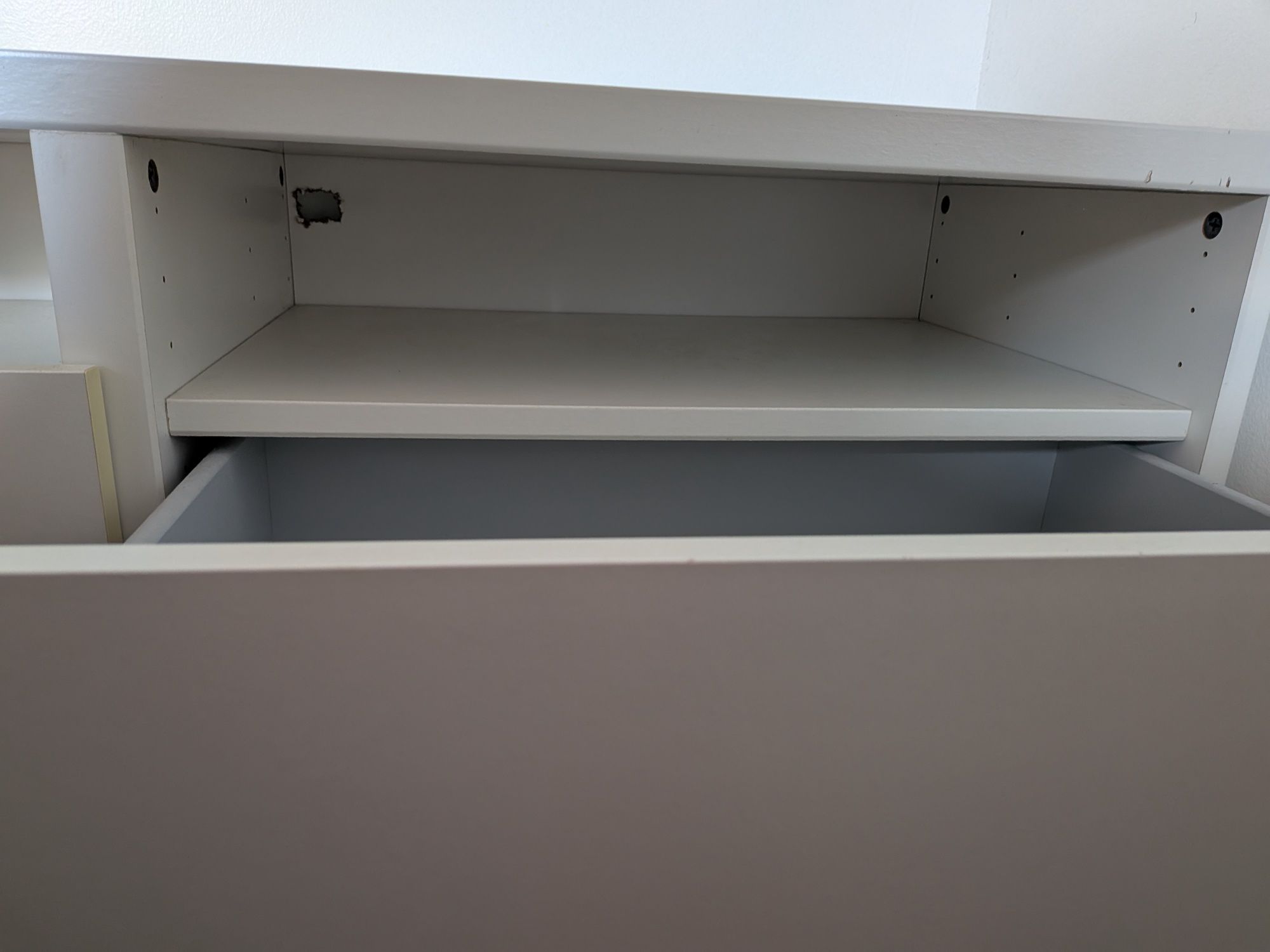 Móvel de TV IKEA BESTÅ, cor branca, 120x40x40