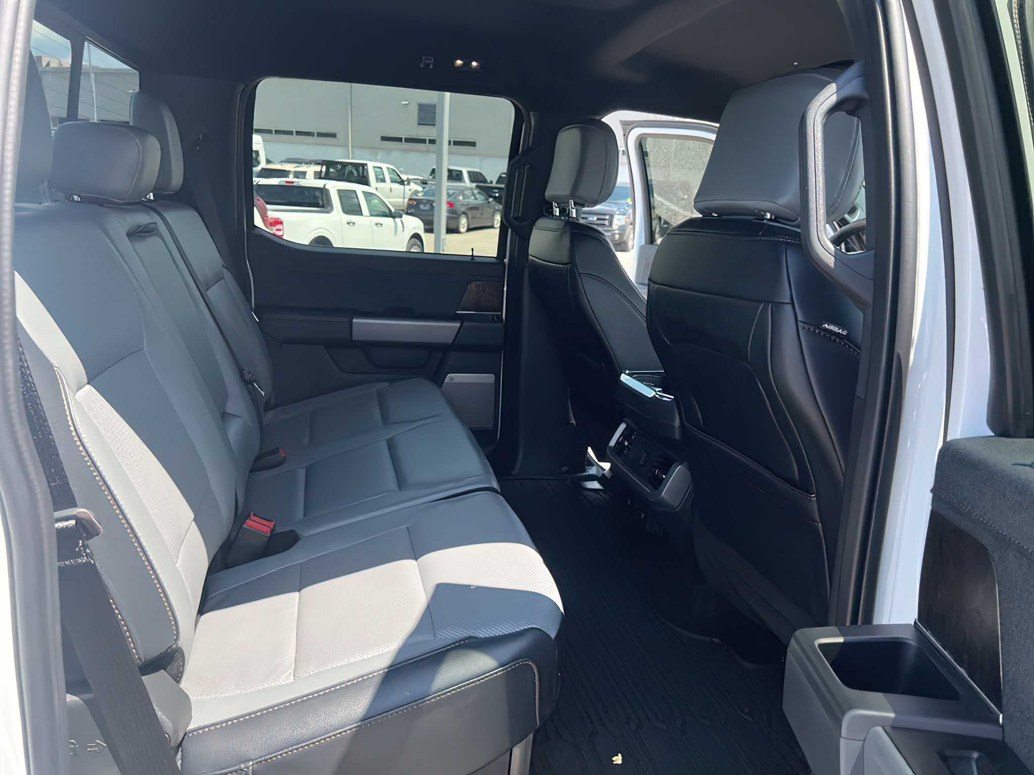 Ford F-150 Lightning Lariat 2023