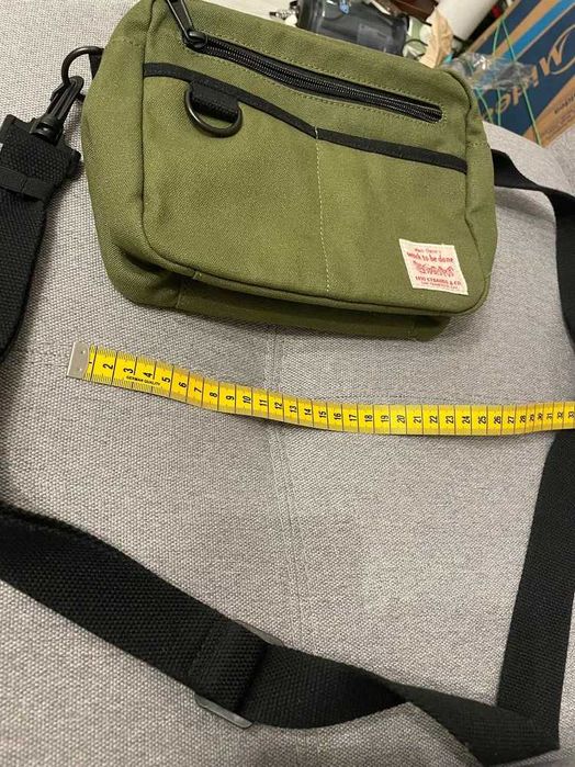 Сумка Levi`s в оливковом цвете, хорошее состояние