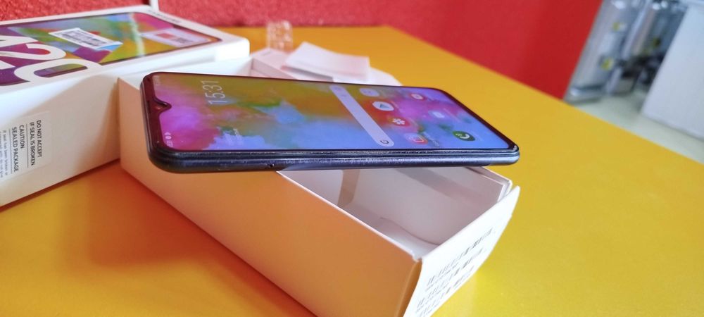 Samsung m20 3/32 gb Робочий.